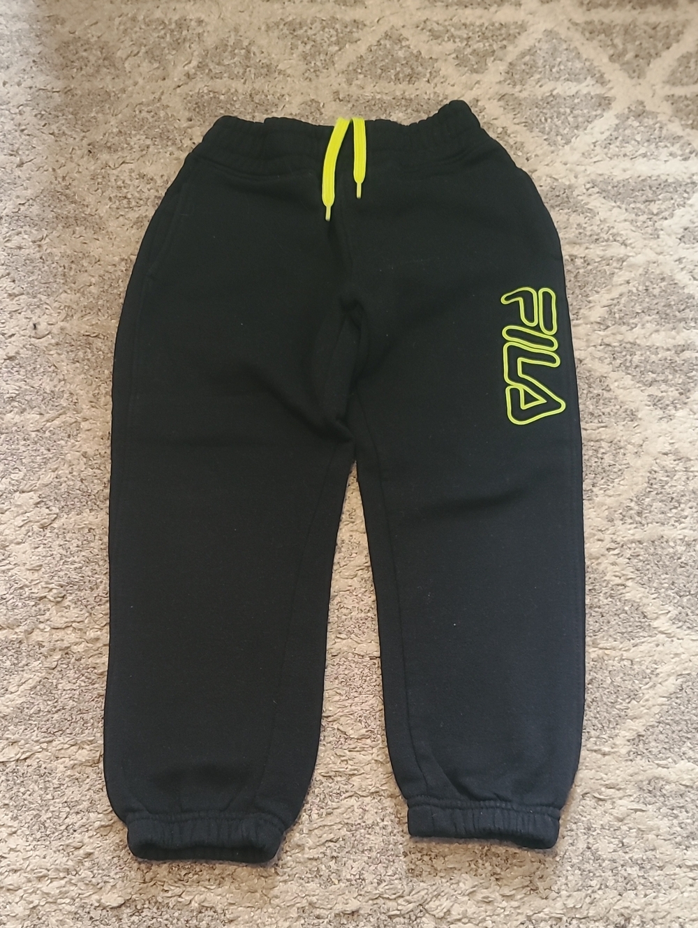 4 for $28 - Fila Boys Small 5/6 Black & Green Sweatpants